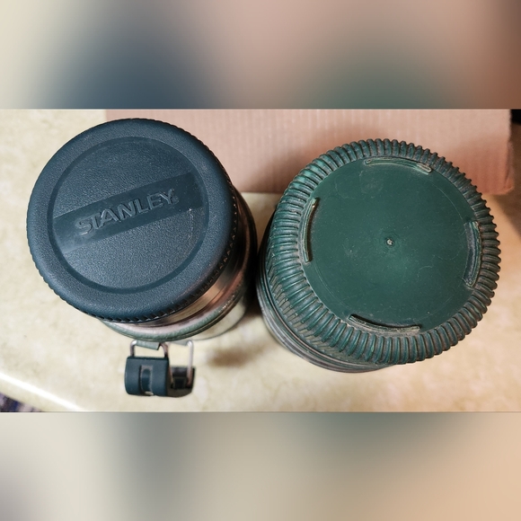 Vintage Stanley Classic Green Thermos Pair - Picture 5 of 10